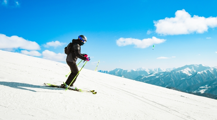 Ice Skating in kashmir, Winter in kashmir, winter activities in kashmir